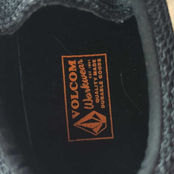 Volcom Men's Black/Gray Loafers. Boat Slip On Shoes Size 4 Wide. - Picture 3 of 7